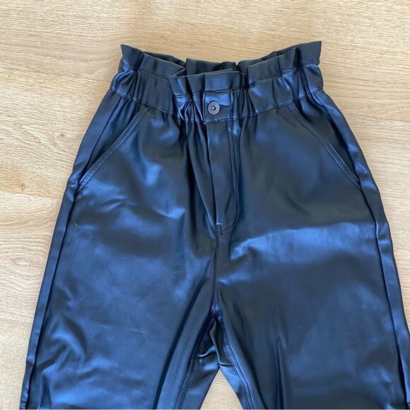 Zara - Scrunched Paper Bag Faux Leather Joggers in Black - Picture 2 of 5